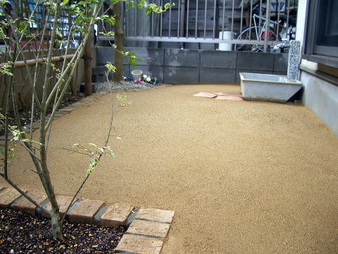 ガーデンリフォーム　真砂土舗装