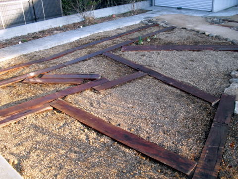 造園　真砂土舗装　枕木